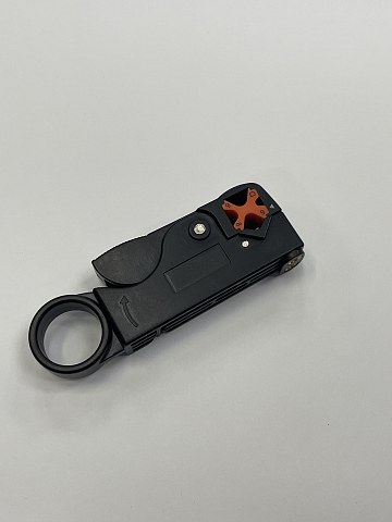 Инструмент для зачистки коаксиального кабеля Cadena ST-CC-332