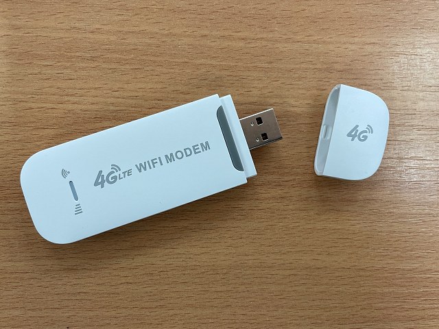 USB Модем 3G/4G/LTE Wi-Fi HotSpot белый